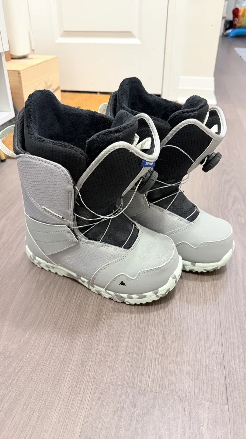 Burton Zipline Snowboard Boots - Size 6 image indicator(2)
