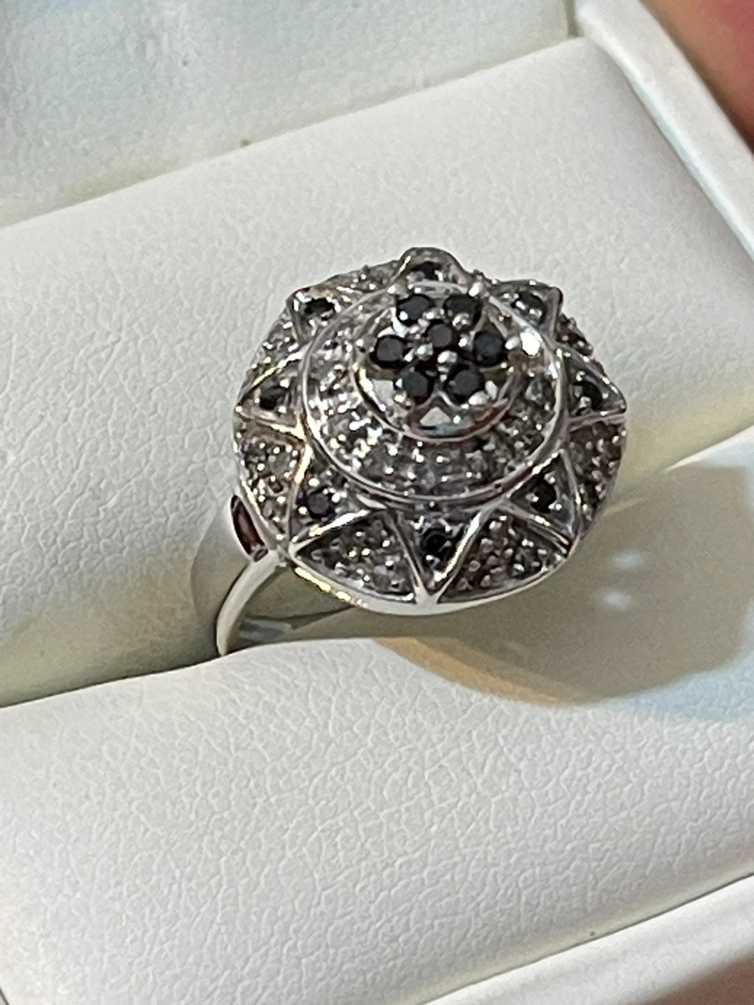 10k white gold Ring with Black Clear diamonds