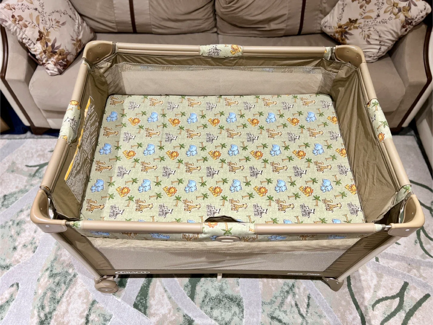 NEW Graco Pack 'n Play Portable Playard image indicator(3)