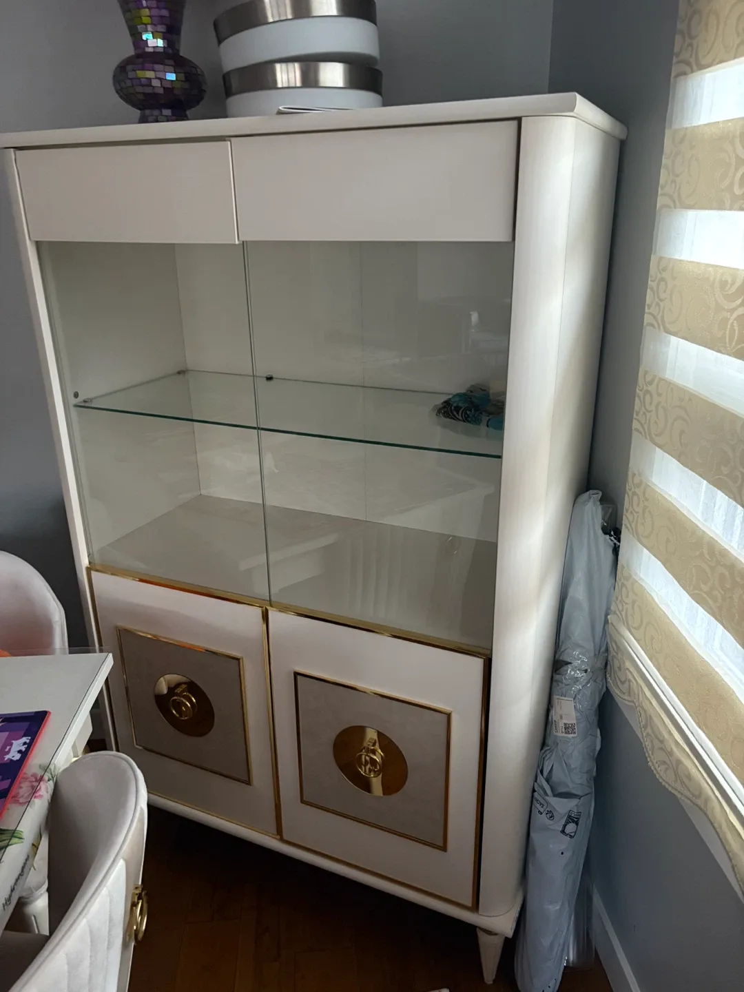 Display Cabinet - Ivory & Gold Accents image indicator(2)