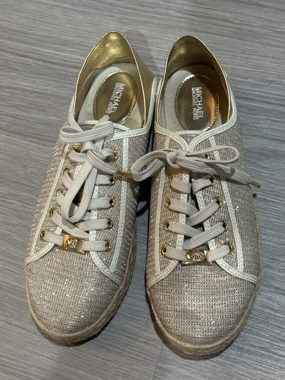 Michael Kors Gold Size 8.5 image indicator(3)