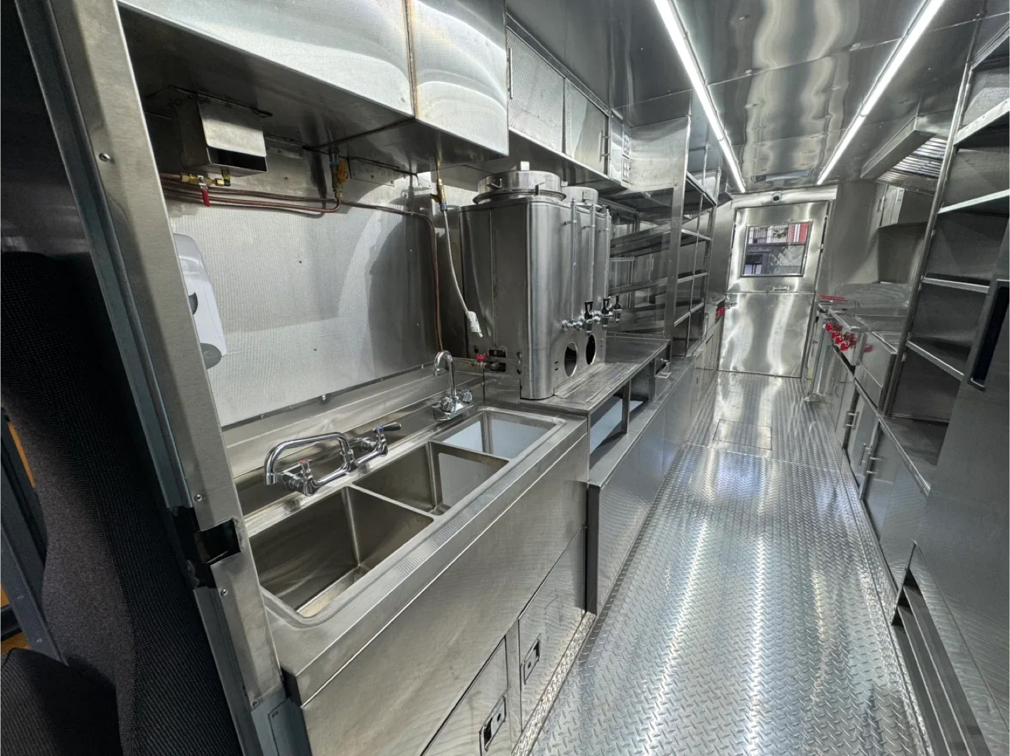 Food Truck with Full Kitchen image indicator(5)