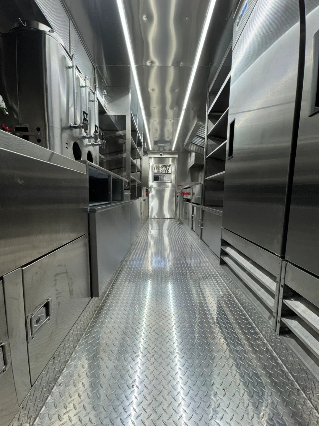 Food Truck with Full Kitchen image indicator(2)