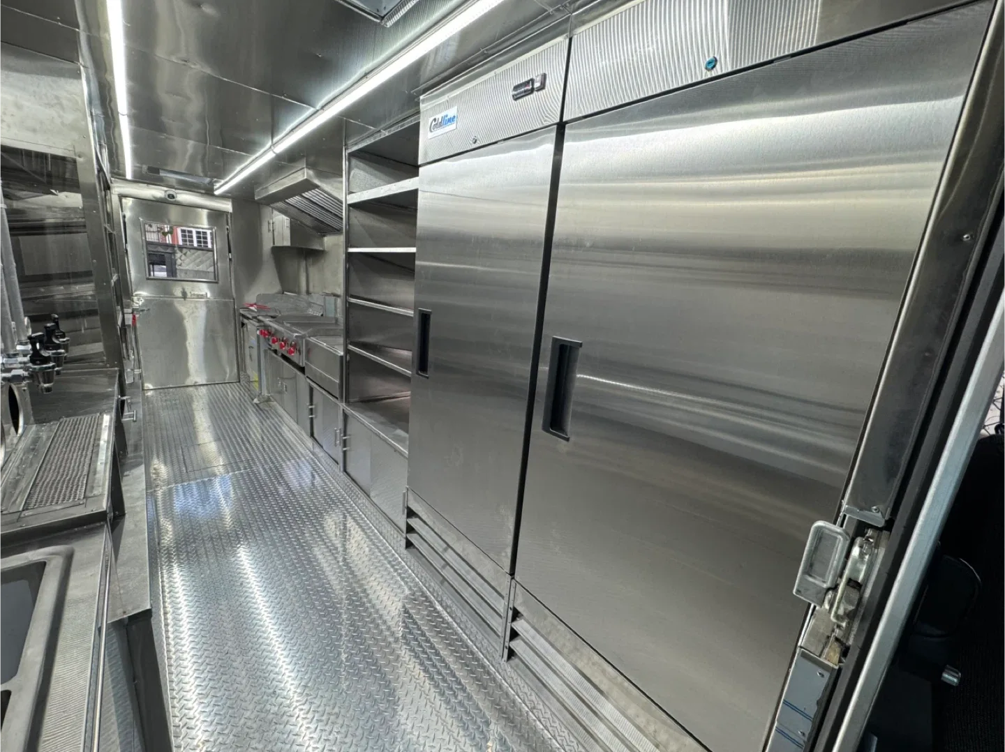 Food Truck with Full Kitchen image indicator(6)
