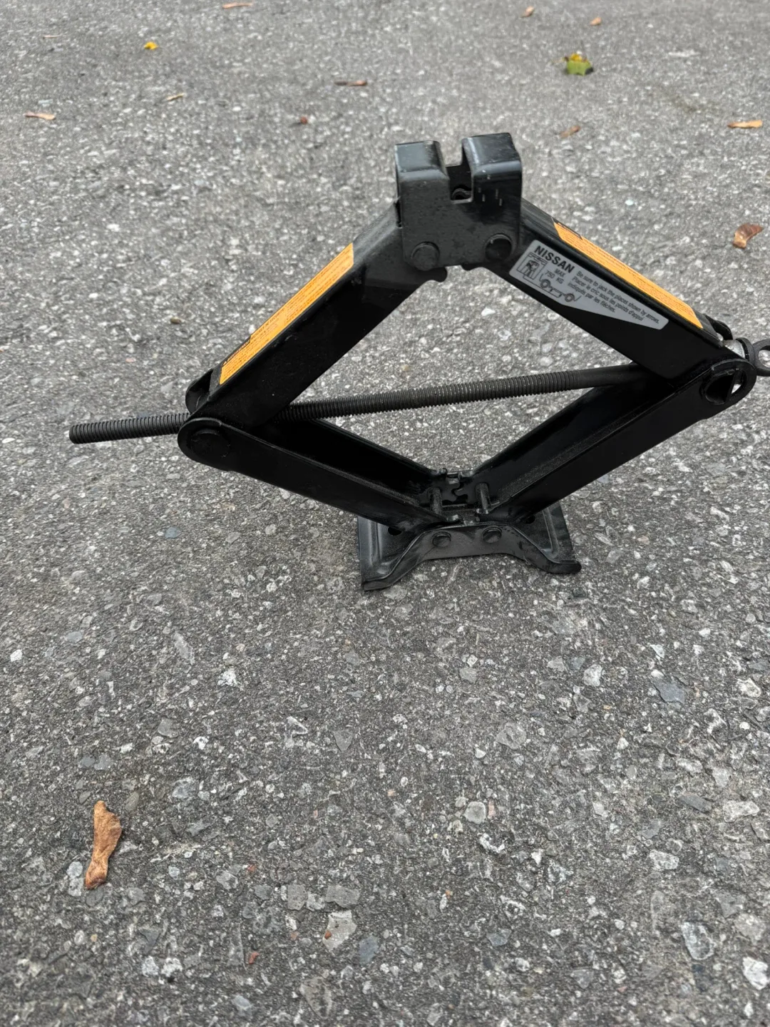 Nissan Car Jack - 750 KG Max thumbnail