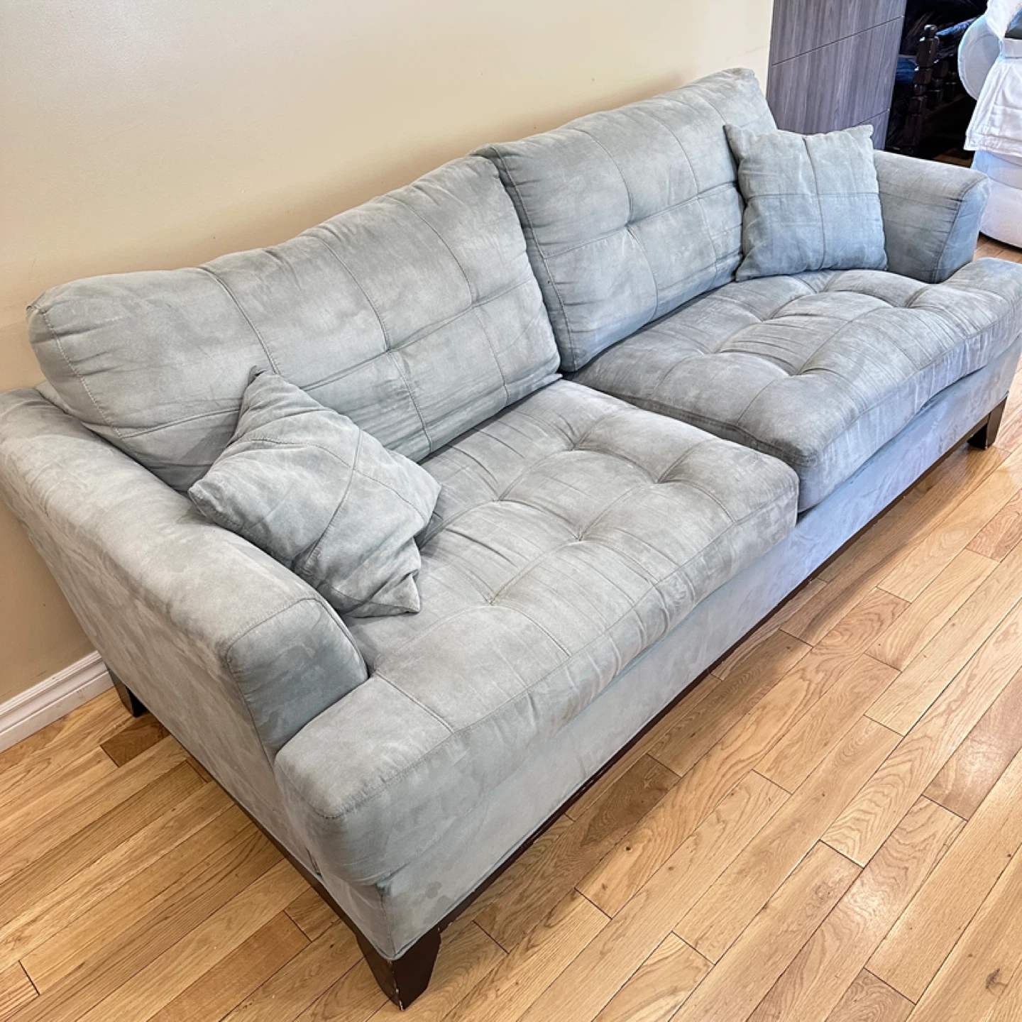 Modern Grey Tufted Microfiber Sofa (CAN DELIVER) - photo 3