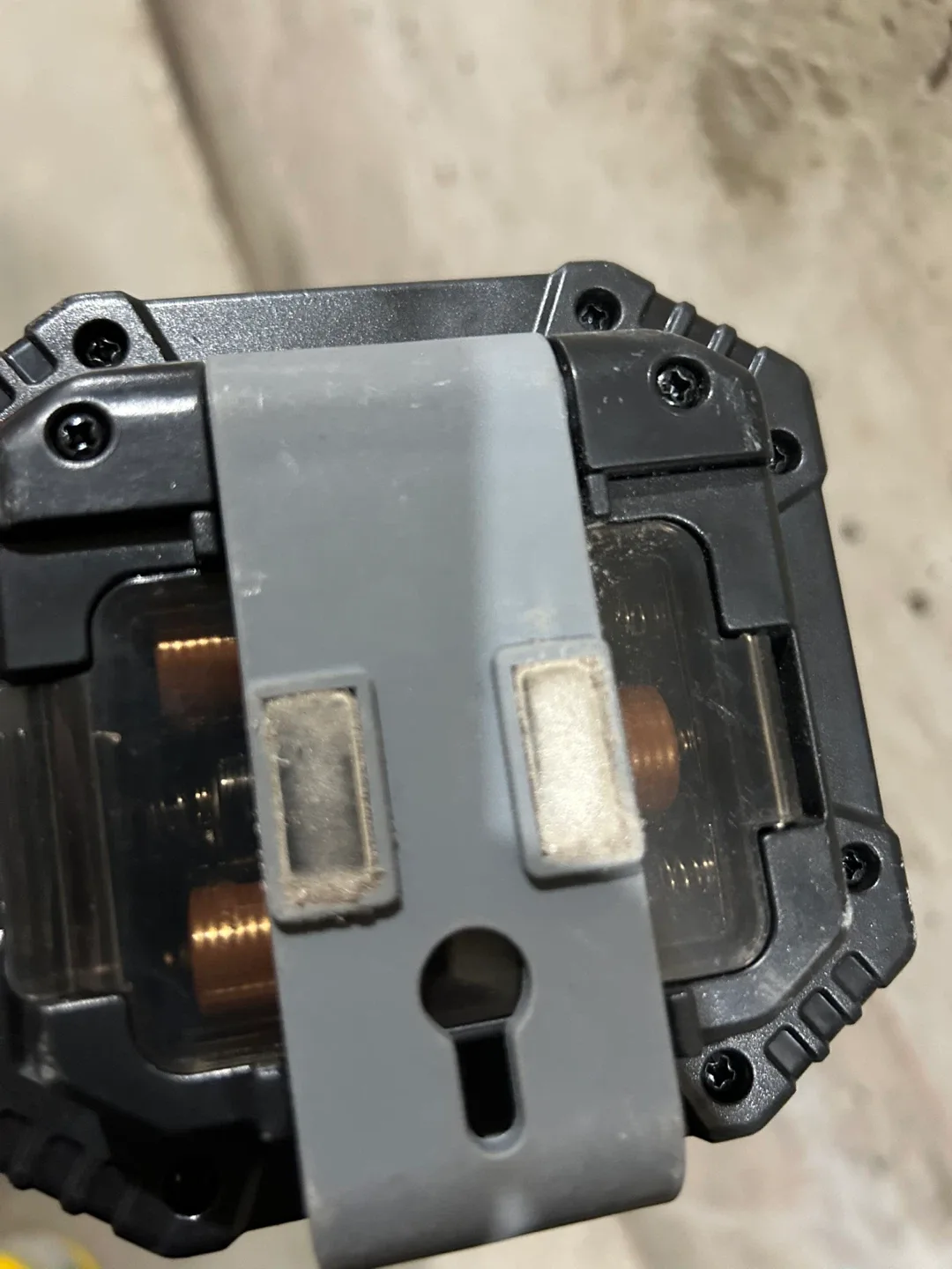 Defiant Work Light image indicator(2)