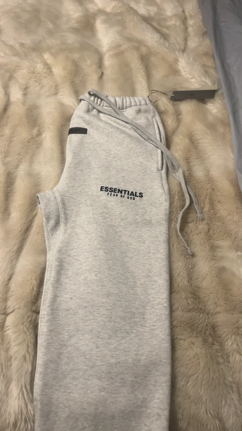 Essentials Fear of God Grey Sweatpants image indicator(2)