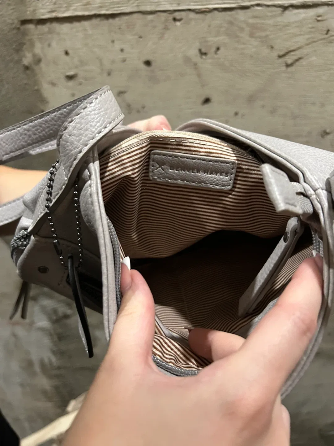 Matt & Nat Crossbody Bag Grey image indicator(2)