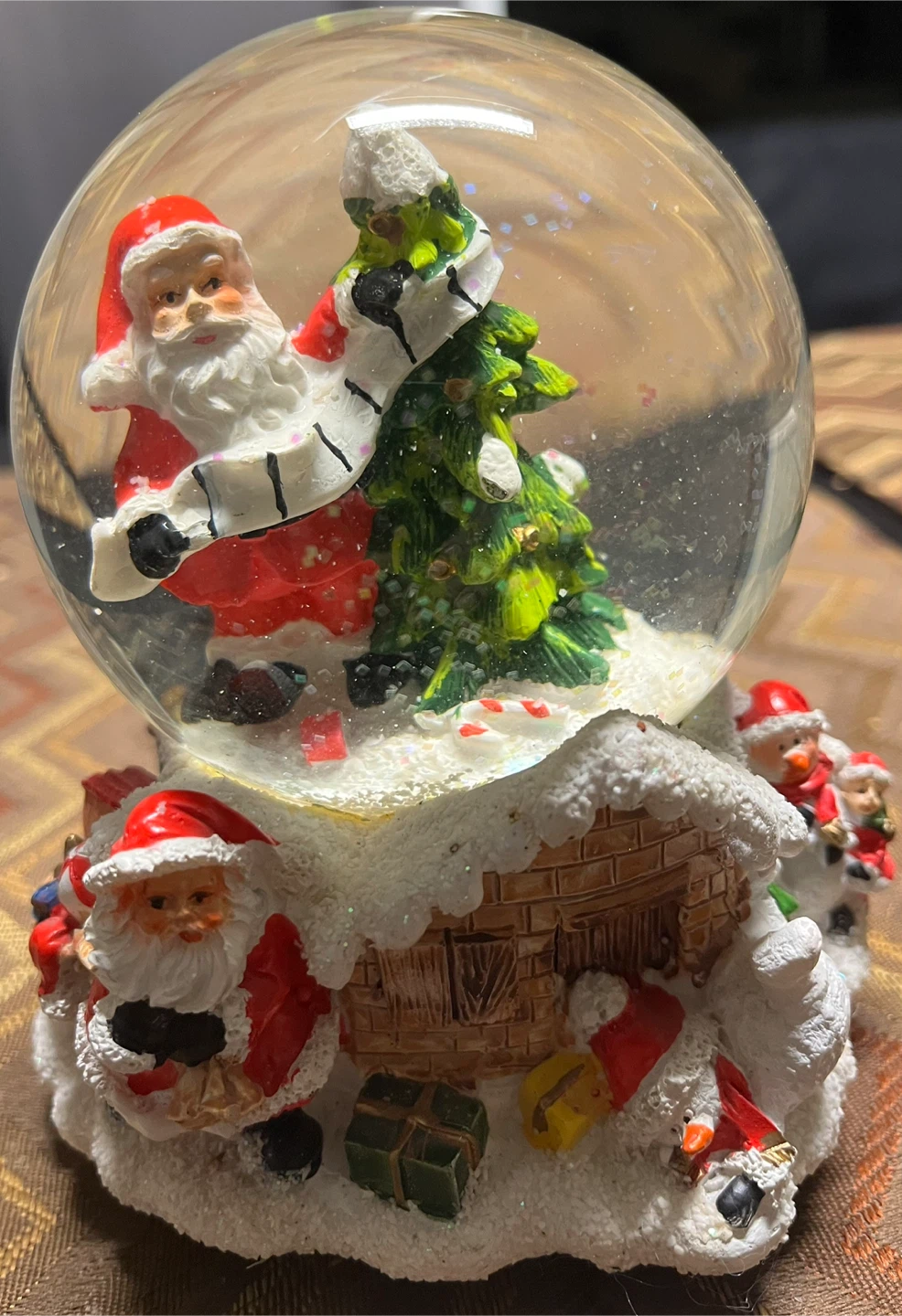 Santa Christmas Snow Globe - New condition- musical