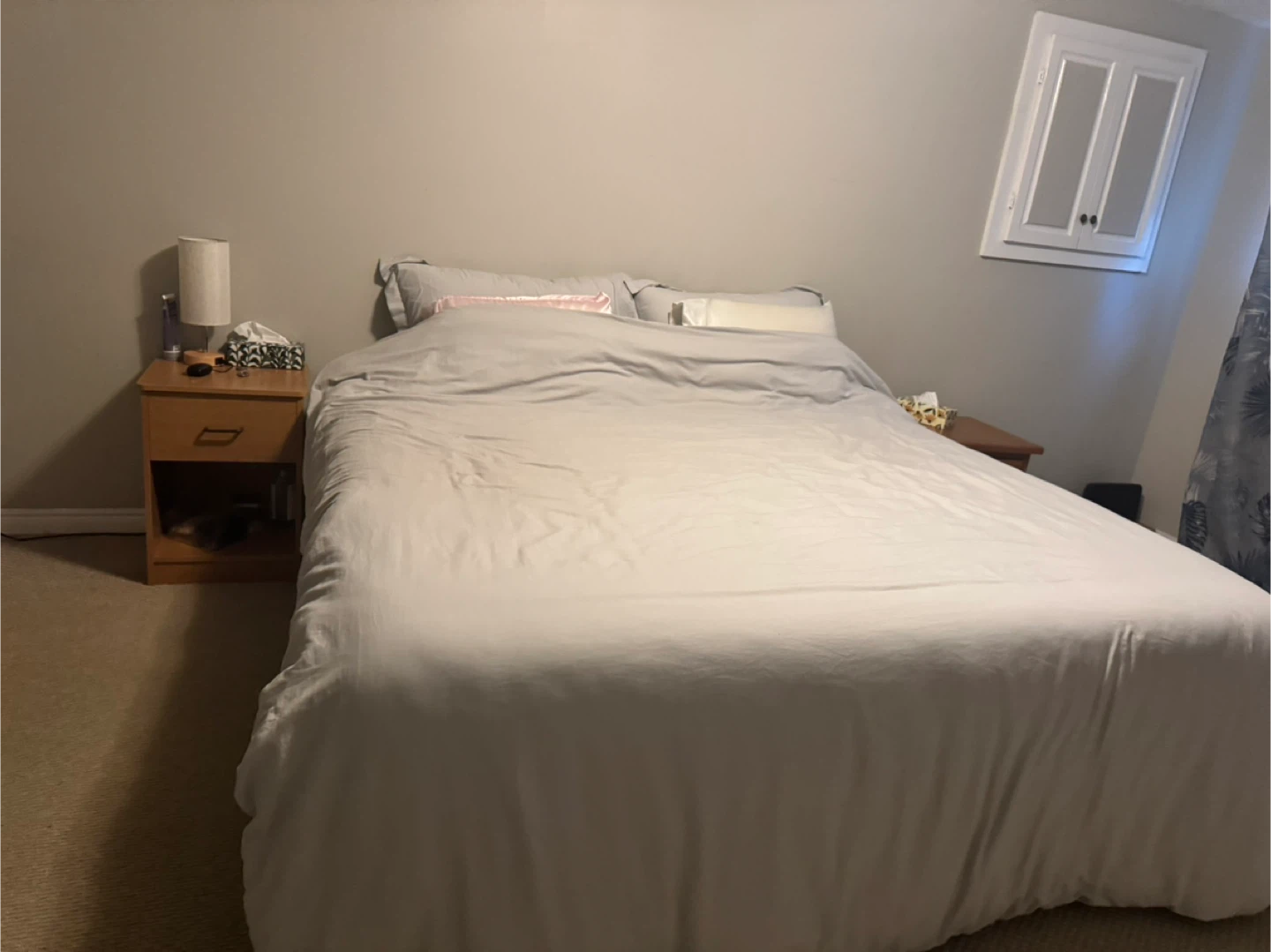 A king size mattress and bed frame - photo 2