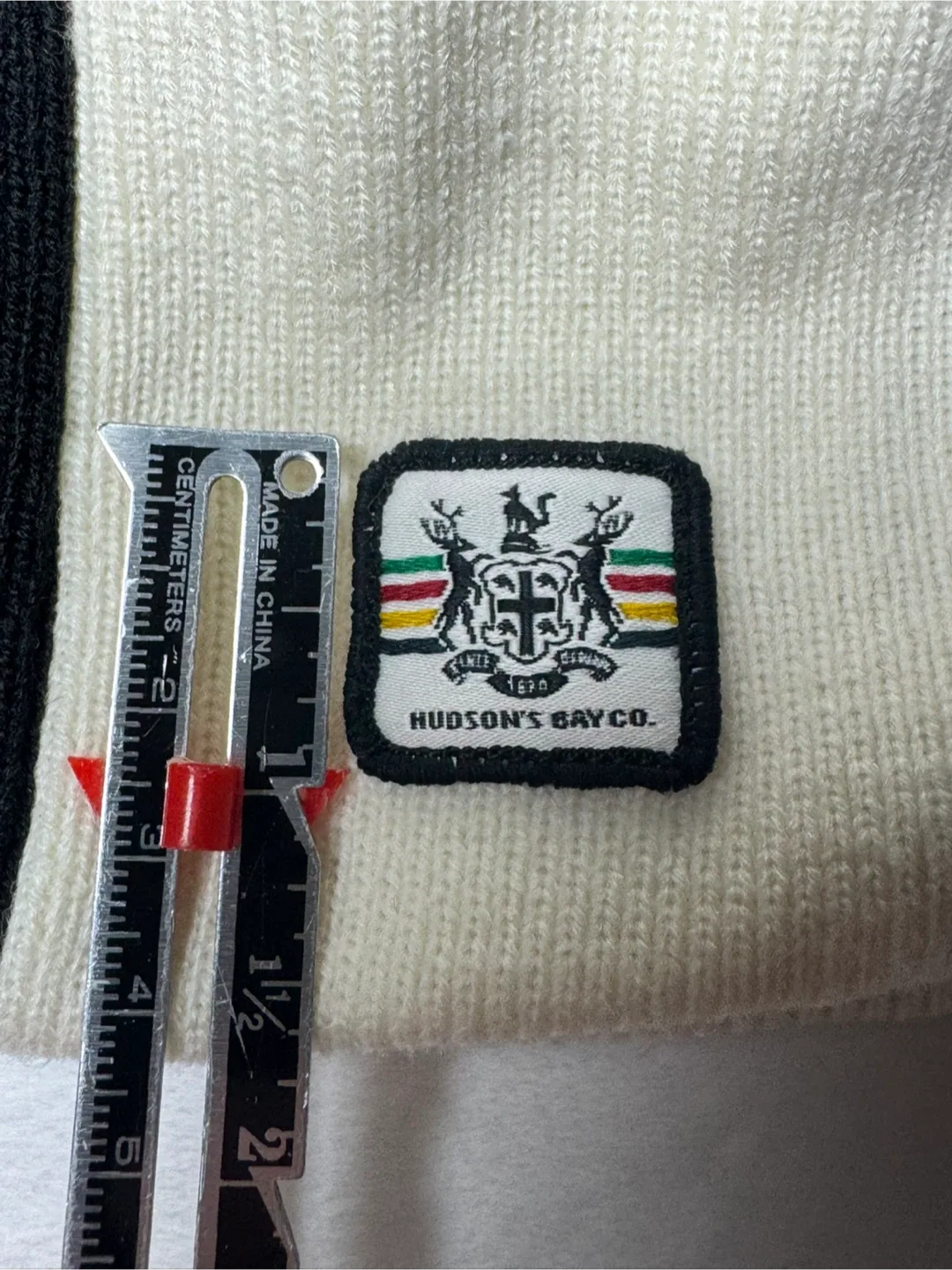 Hudson's Bay 2010 Olympic Beanie - Adult One Size image indicator(4)