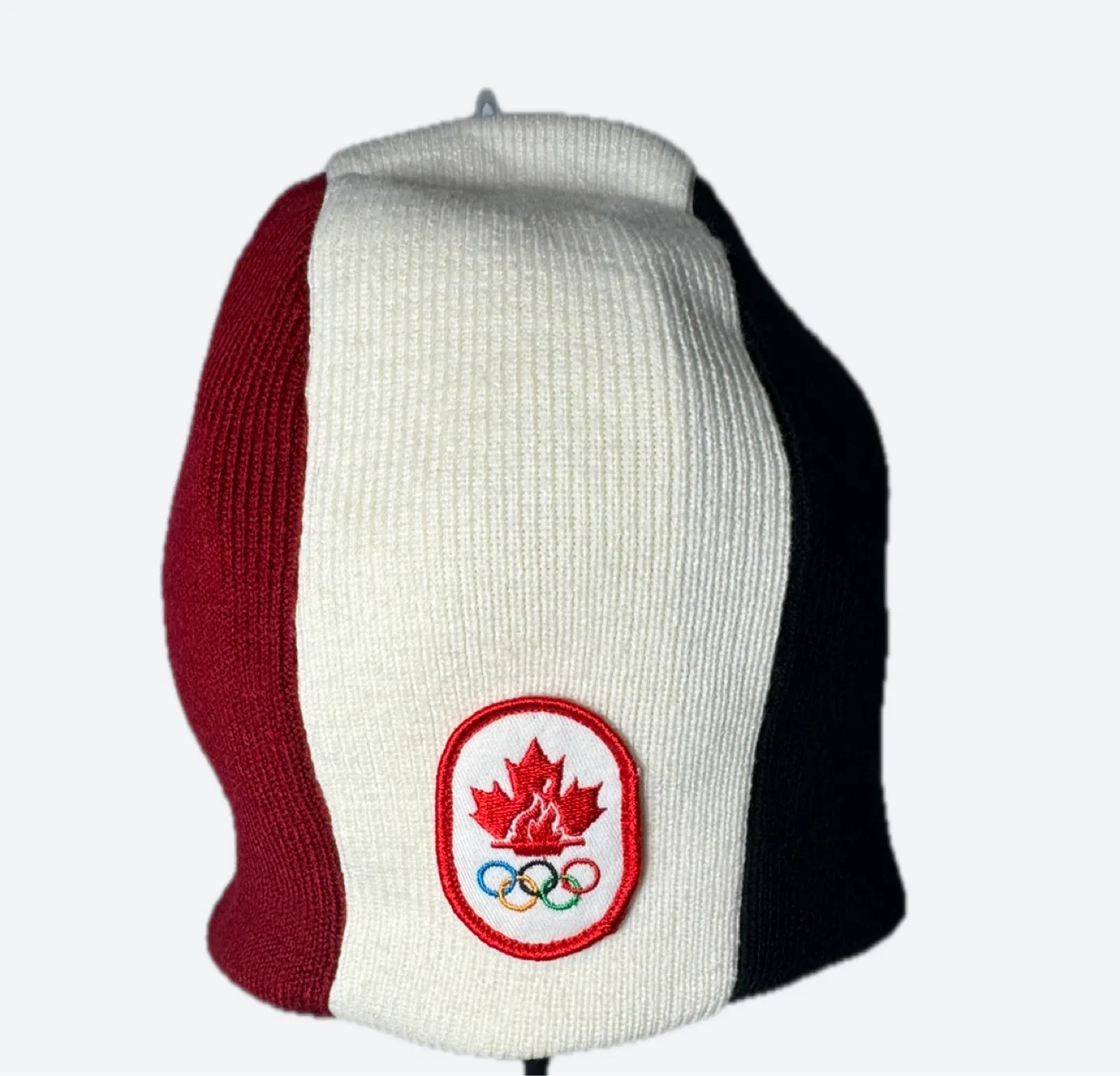 Hudson's Bay 2010 Olympic Beanie - Adult One Size image indicator(7)