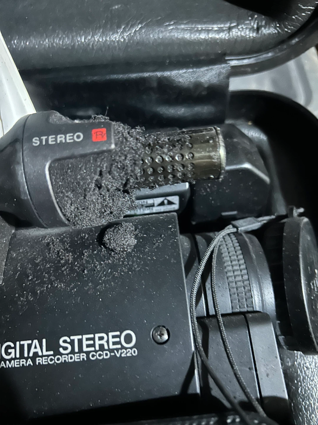 Good for parts no working Sony CCD-V220 Video8 Pro Camcorder - photo 3