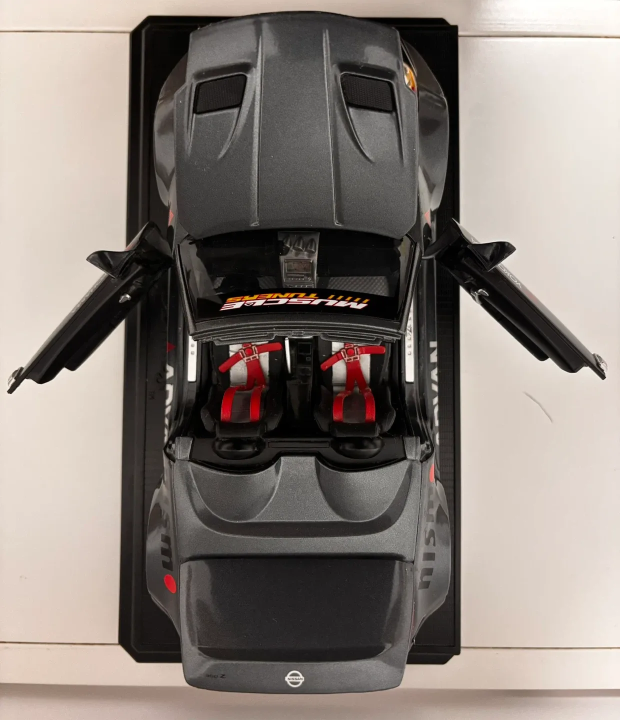 Nissan 350Z Diecast 1:18 Muscle Machines – Excellent état – 50 $ image indicator(3)