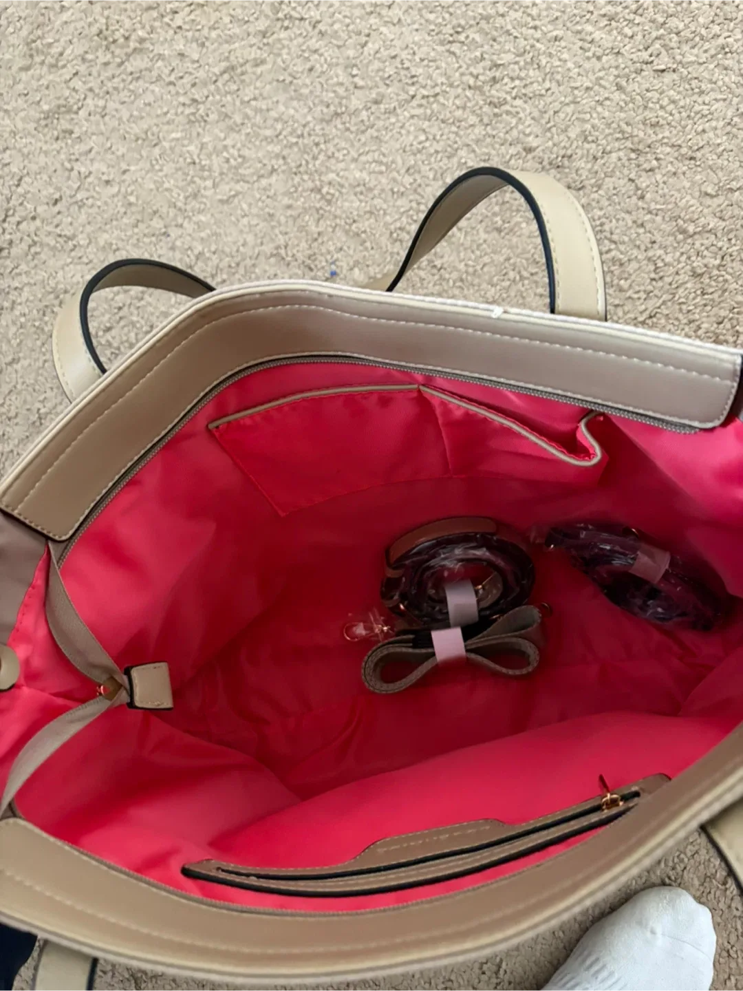 Large Beige Tote Bag with Pink Interior image indicator(3)