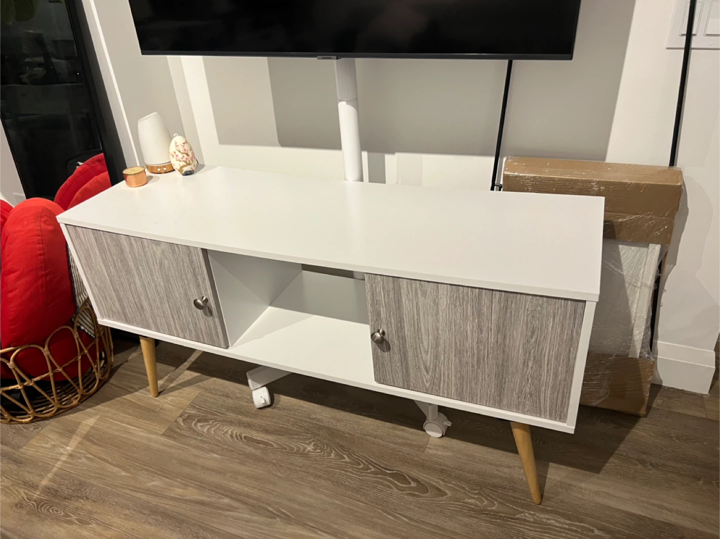 Modern TV Stand / Media Console