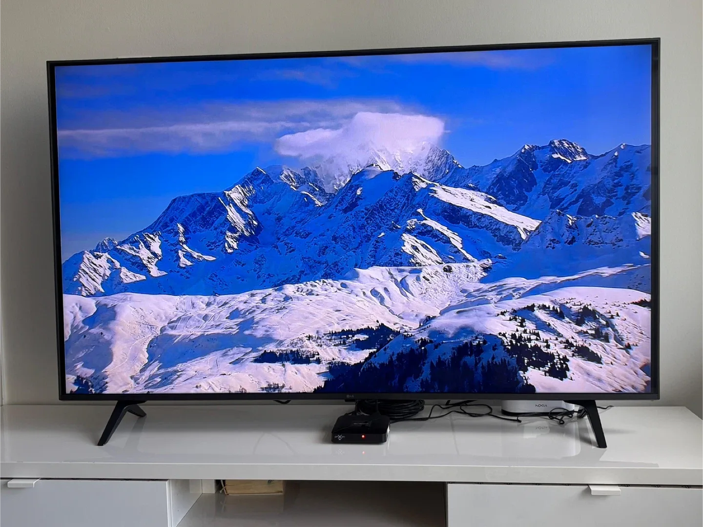 LG 49’ Smart TV 4K thumbnail
