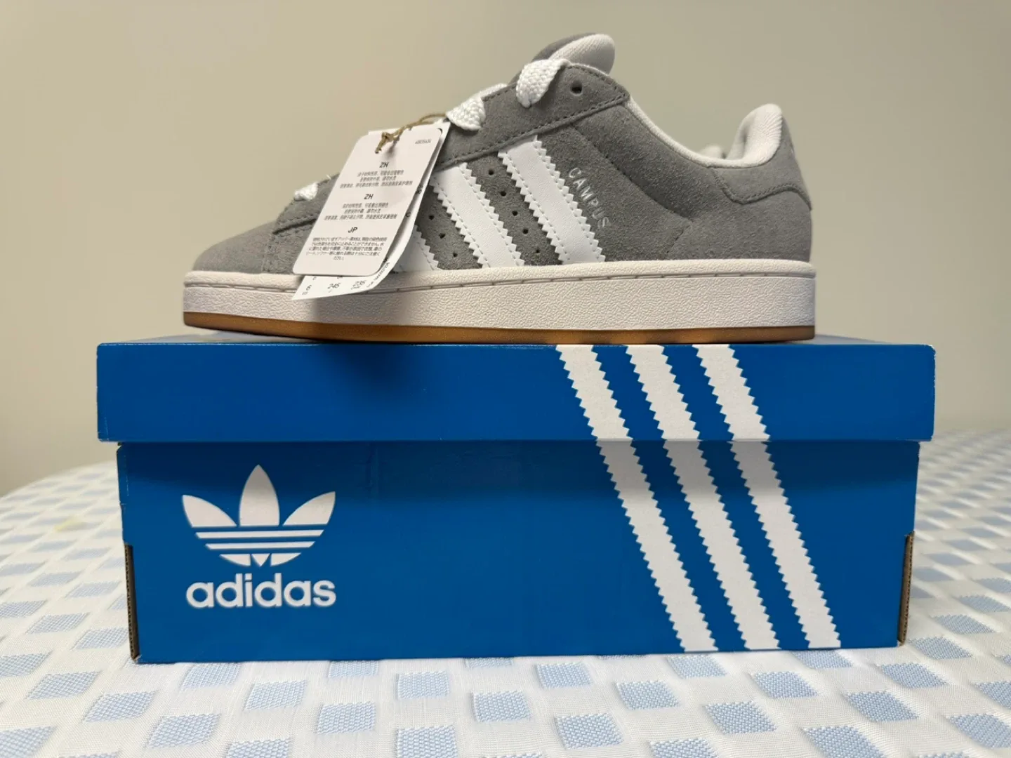 Adidas Originals Campus 00s Juniors in Grey image indicator(3)
