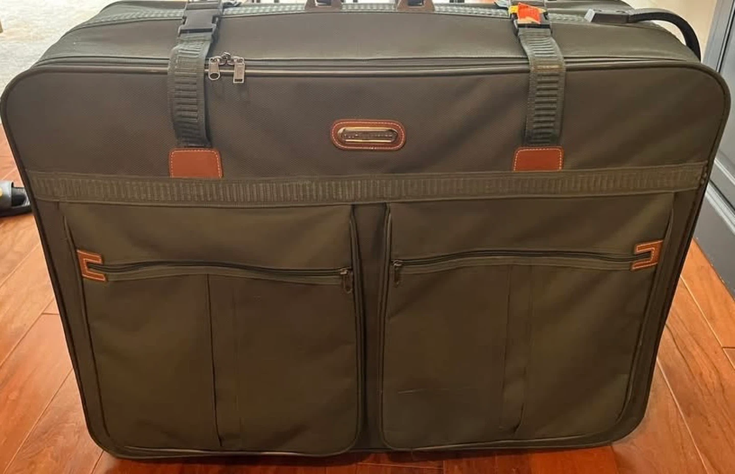 luggage big size in olive green.
