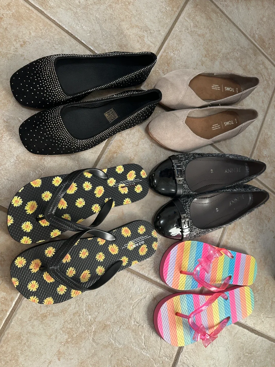 Brandnew Women’s flats shoes slippers thumbnail