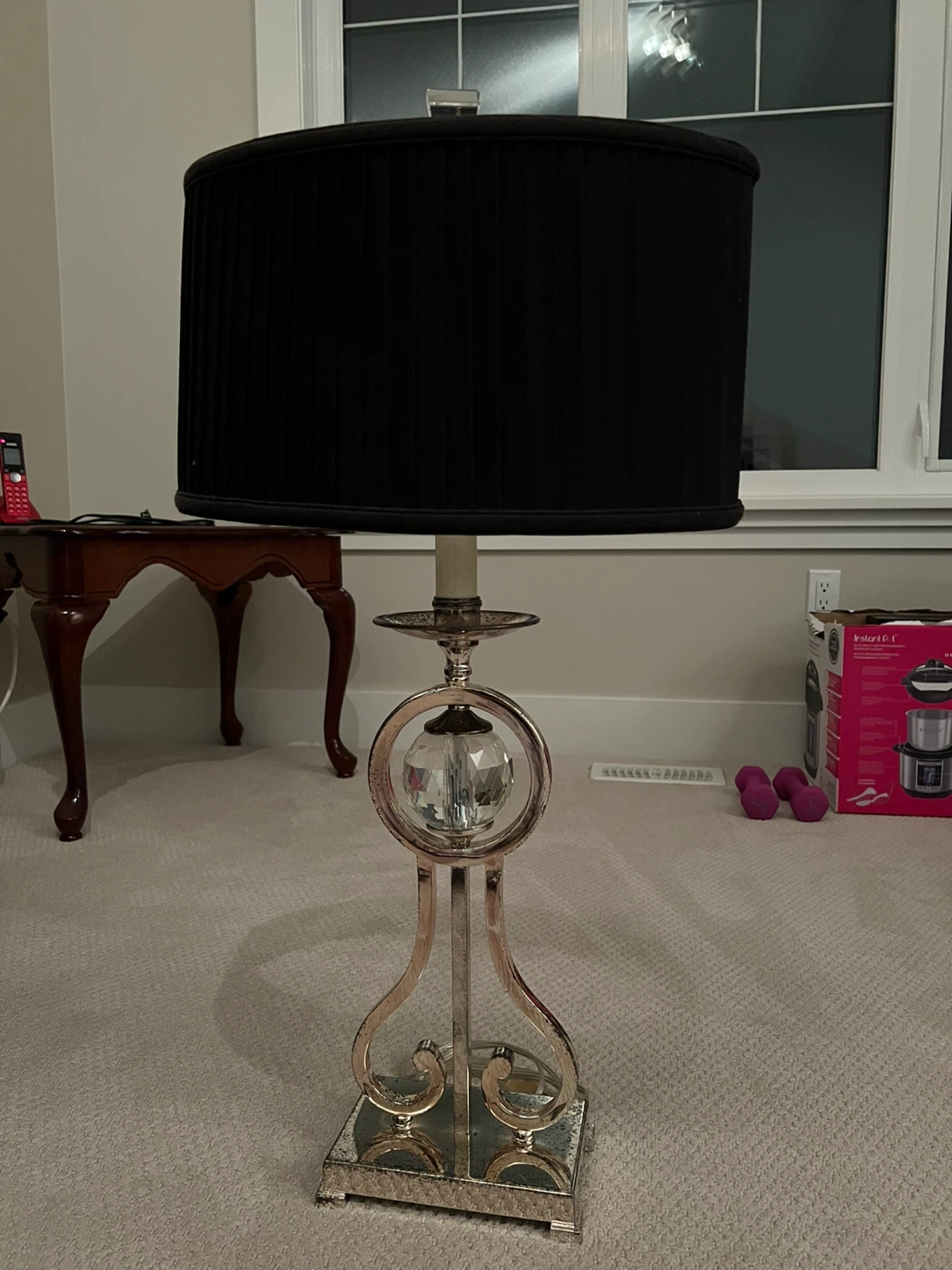 Elegant Black Shade Table Lamp - photo 4