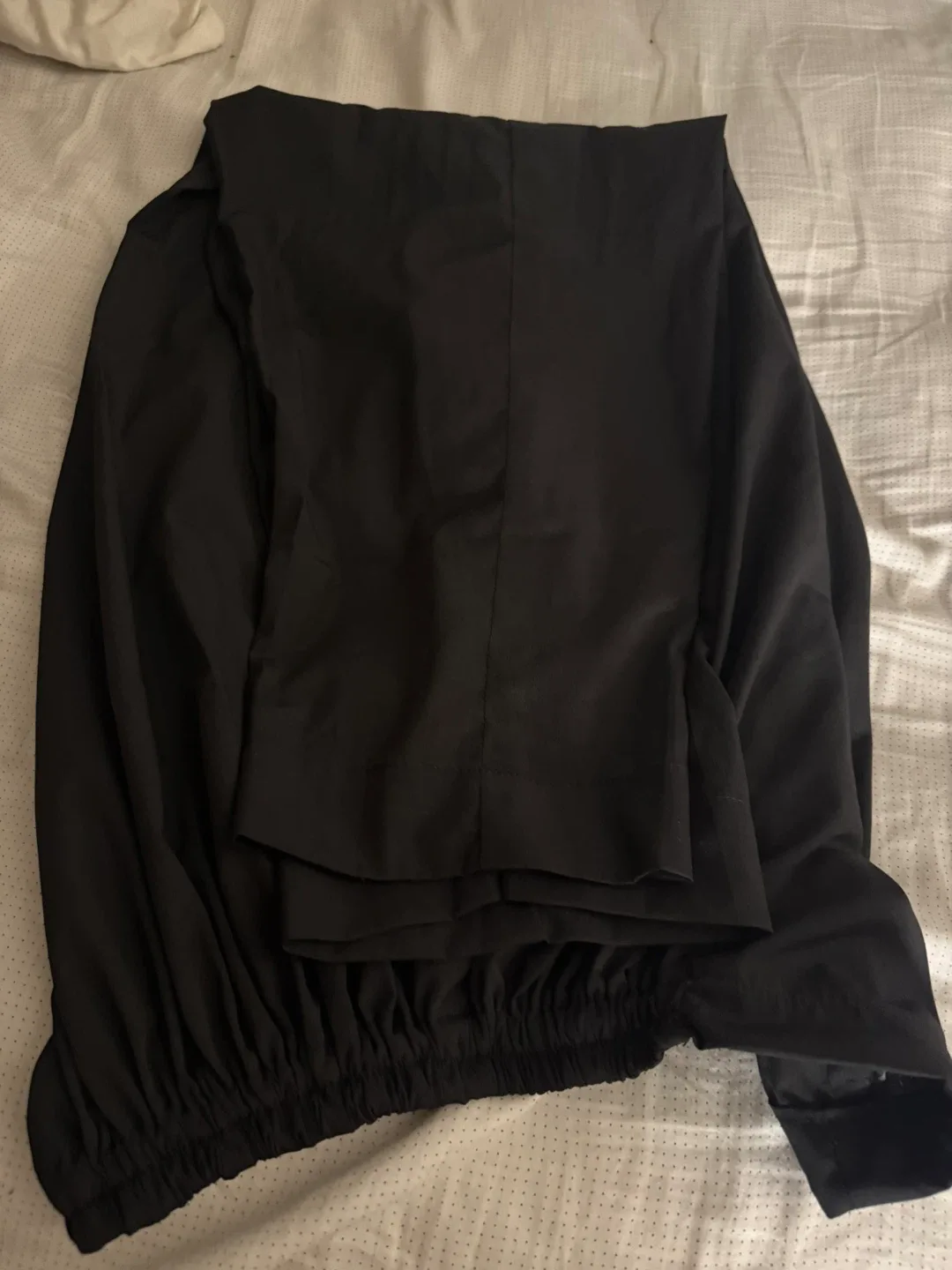 3pcs Black & Gold Embroidered Net Gown and Outfit image indicator(7)