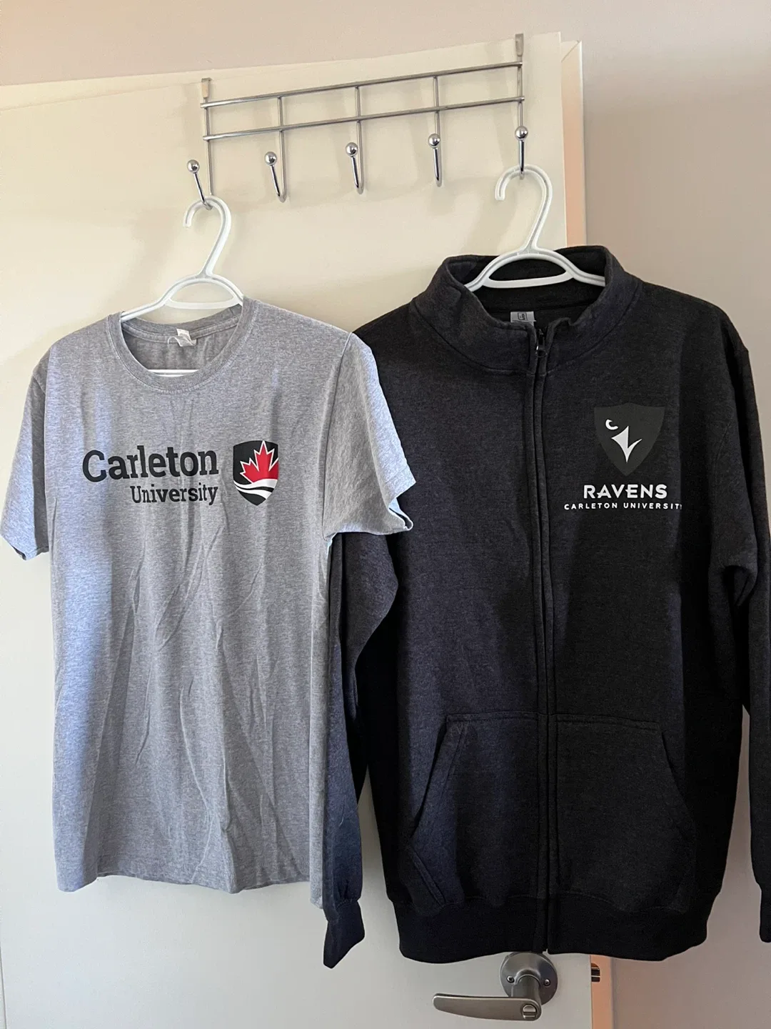 Carleton Ravens T-Shirt & Jacket