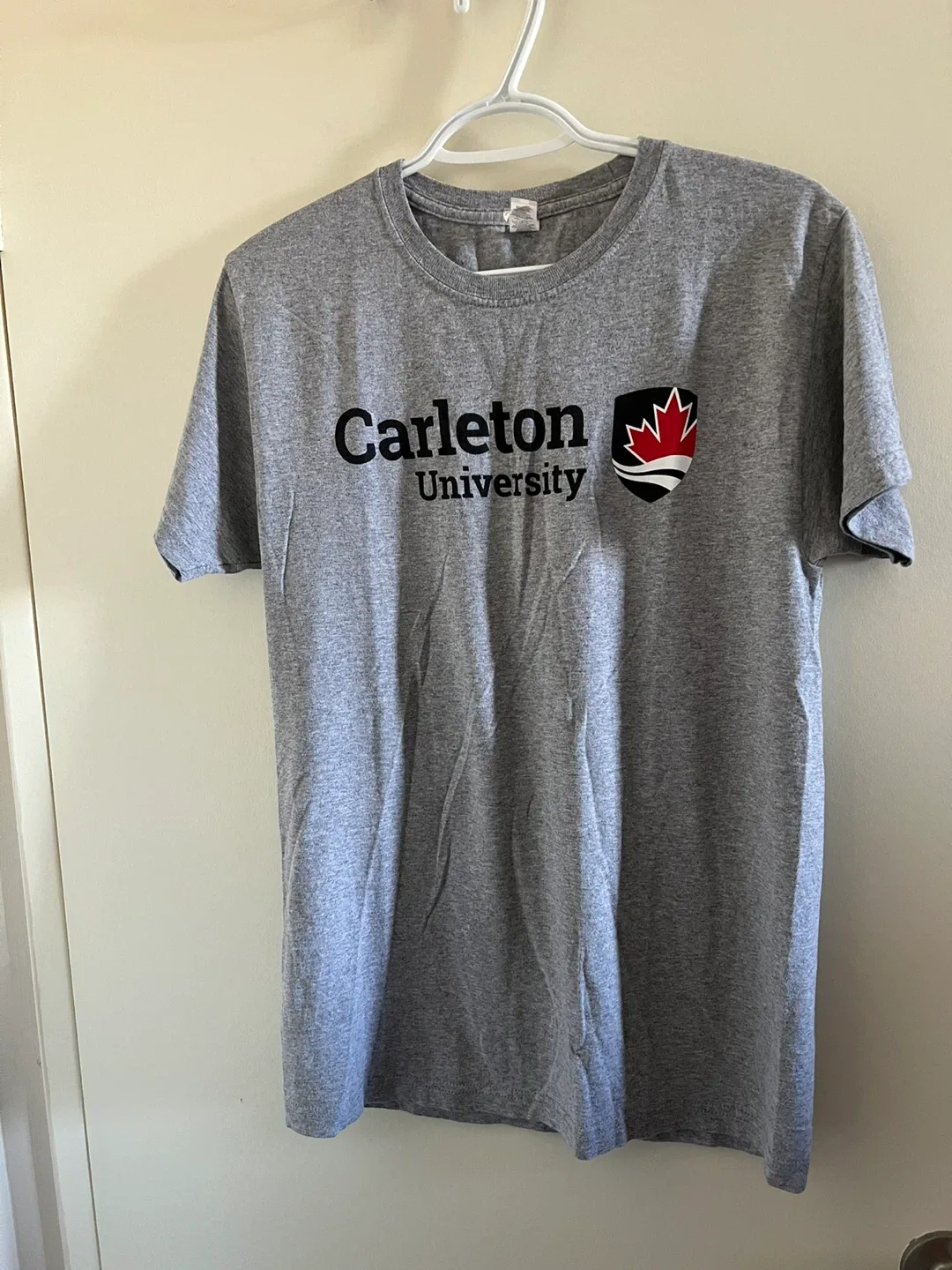 Carleton Ravens T-Shirt & Jacket image indicator(4)