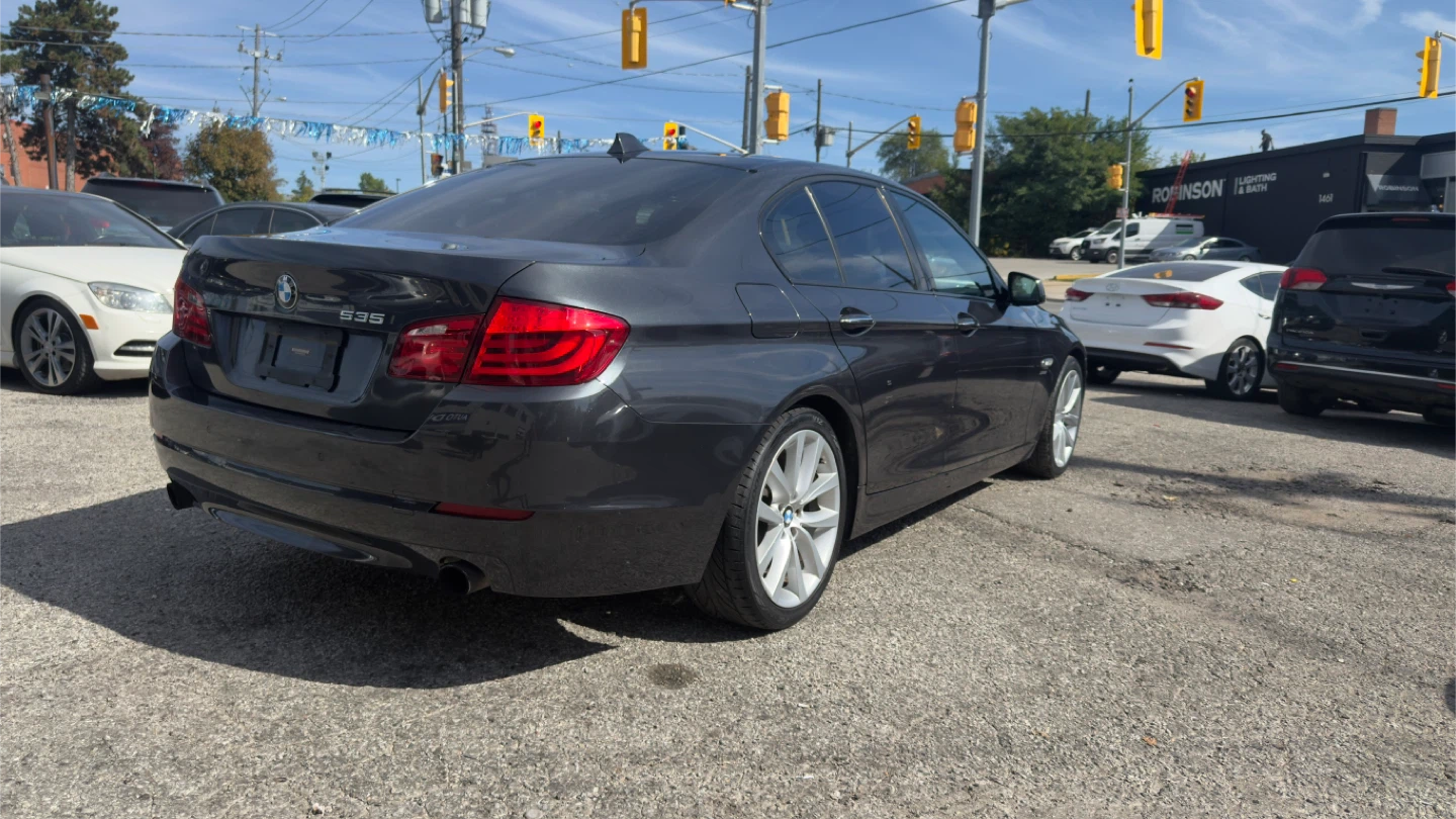 2011 BMW 535i Sedan - Great Condition! - photo 2
