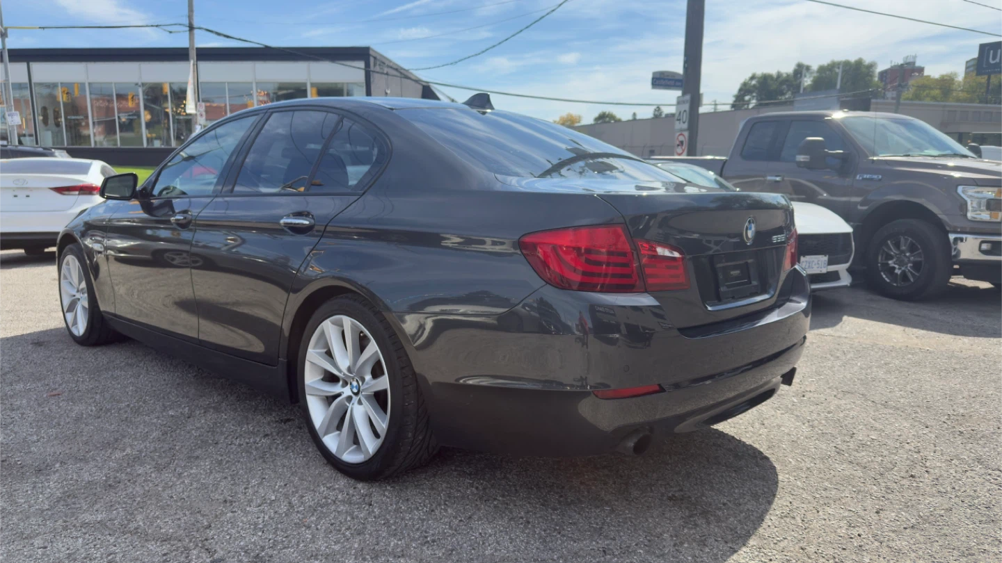 2011 BMW 535i Sedan - Great Condition! - photo 4