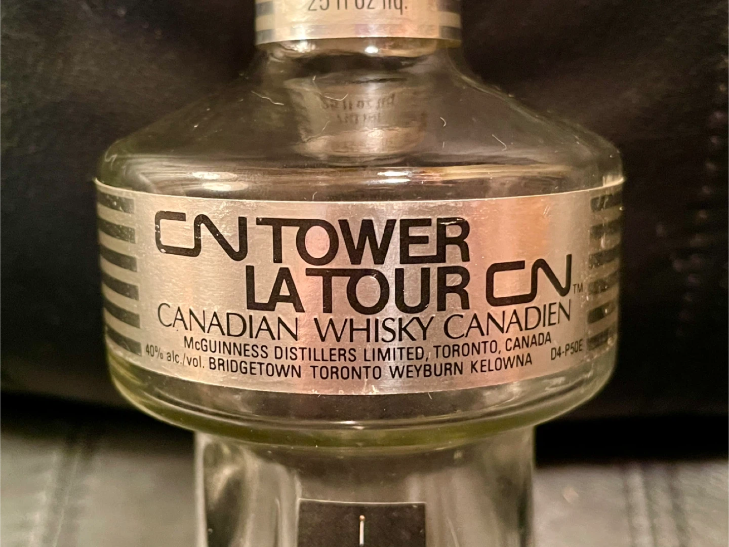 🥕Vintage CN Tower La Tour Canadian Whisky Bottle - photo 3