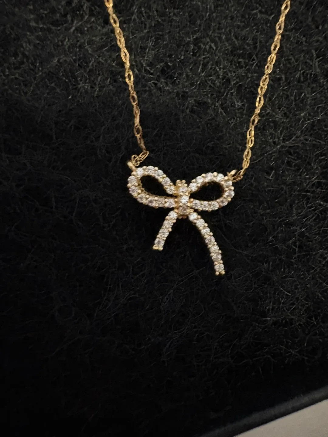 14 karat Bow Pendant Necklace image indicator(2)