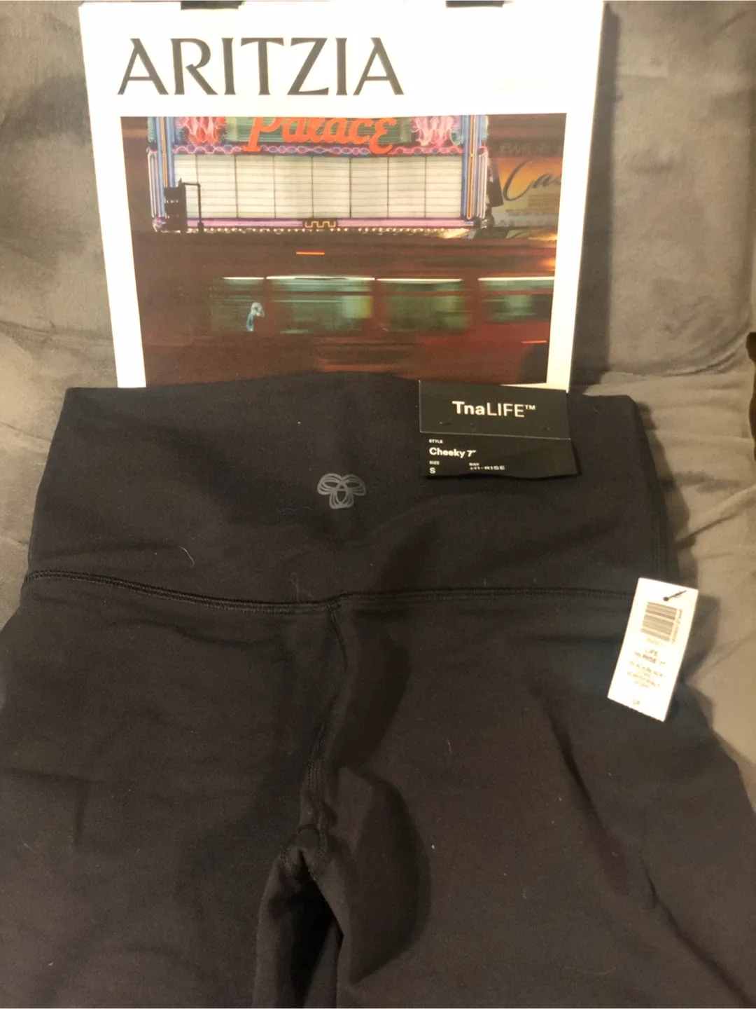 Aritzia TNA Cheeky 7" Shorts - Size S image indicator(5)