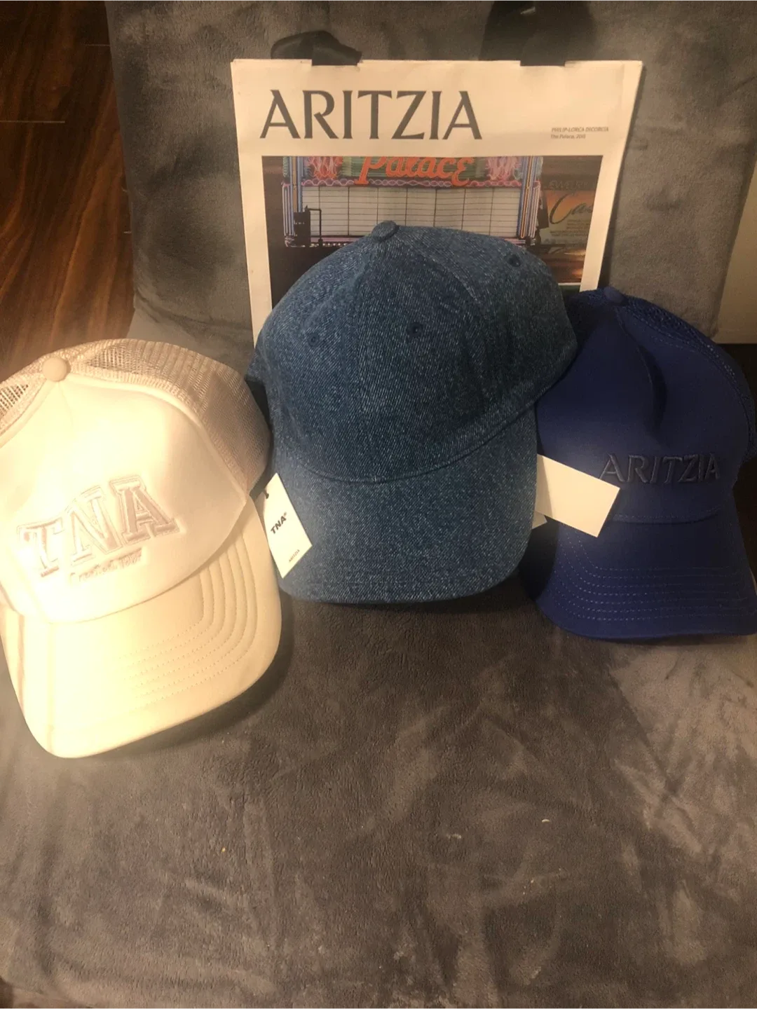 Aritzia TNA Cheeky 7" Shorts - Size S image indicator(2)