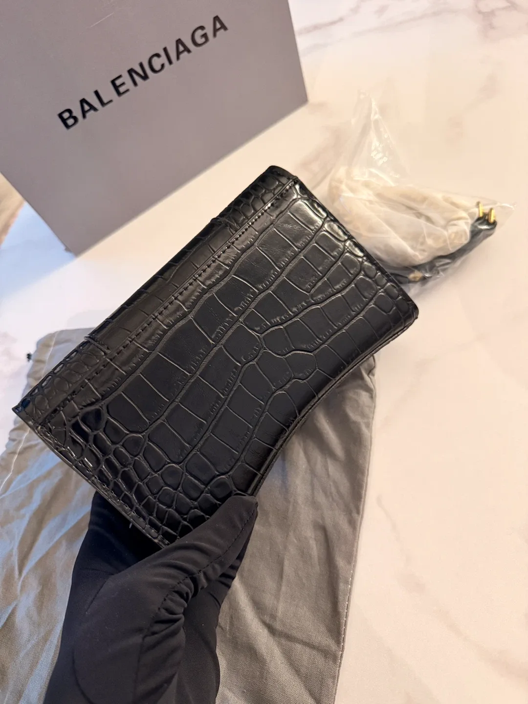 Balenciaga bag ($250) image indicator(3)
