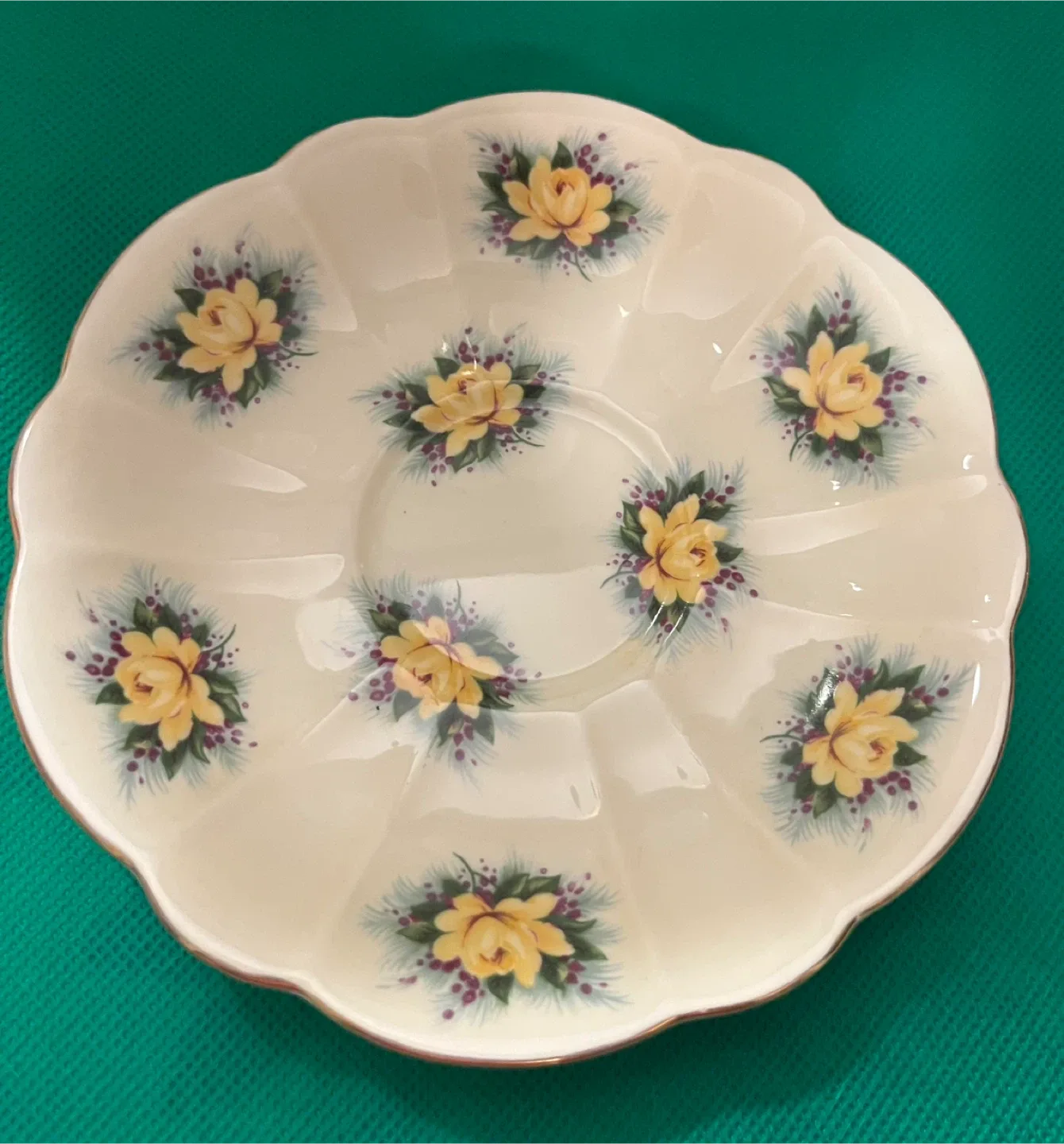 Royal Albert Yellow Floral Tea Cup & Saucer image indicator(2)