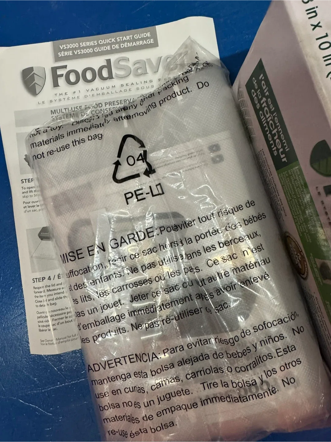 Brand new without box! FoodSaver Vacuum Sealing System with Bags image indicator(3)