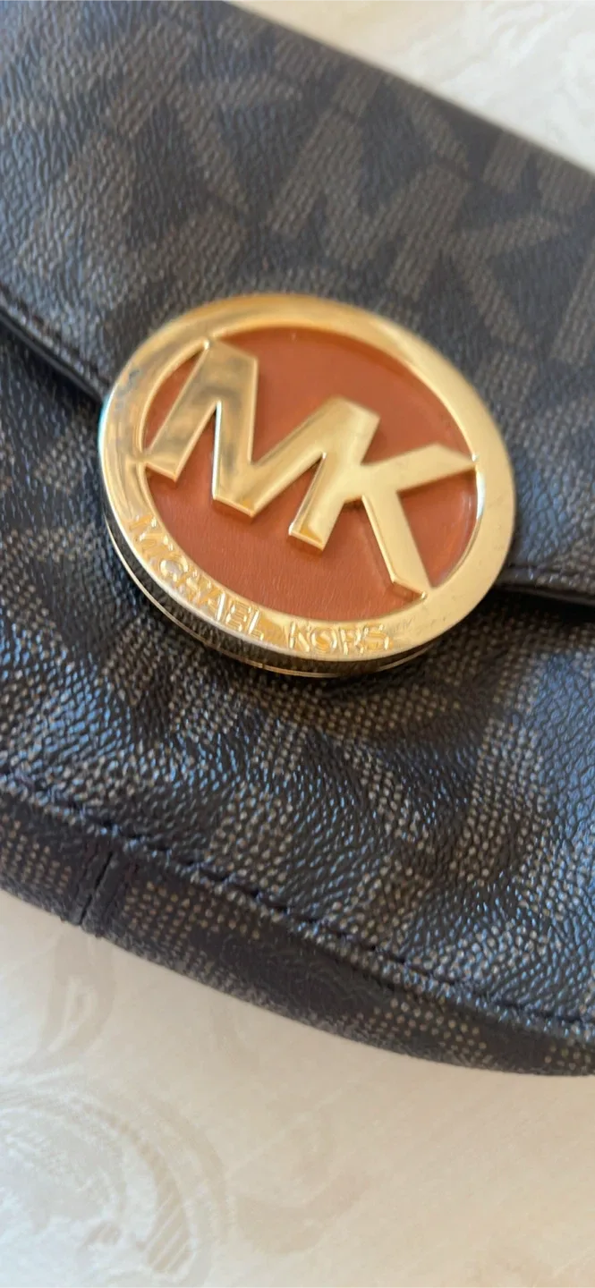 Michael Kors Brown Crossbody Bag image indicator(2)