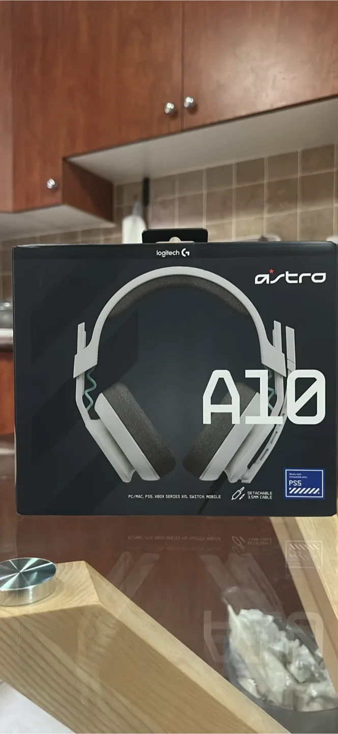 Astro Gaming A10 Headset - Like New! thumbnail