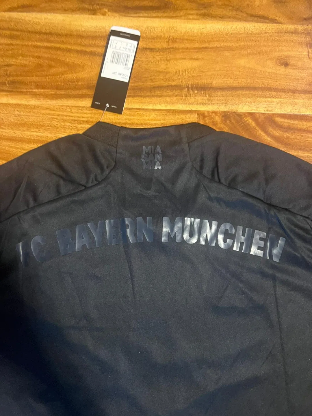 FC Bayern Munchen Special EditionJersey - New with Tags image indicator(2)