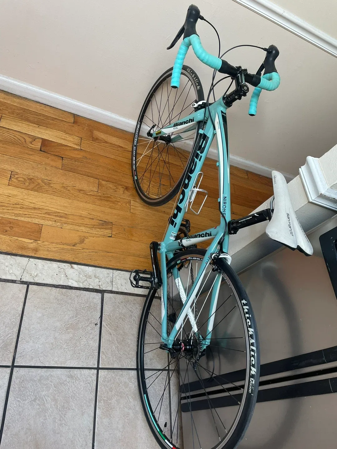 Bianchi Nirone Road Bike - Celeste Green image indicator(6)