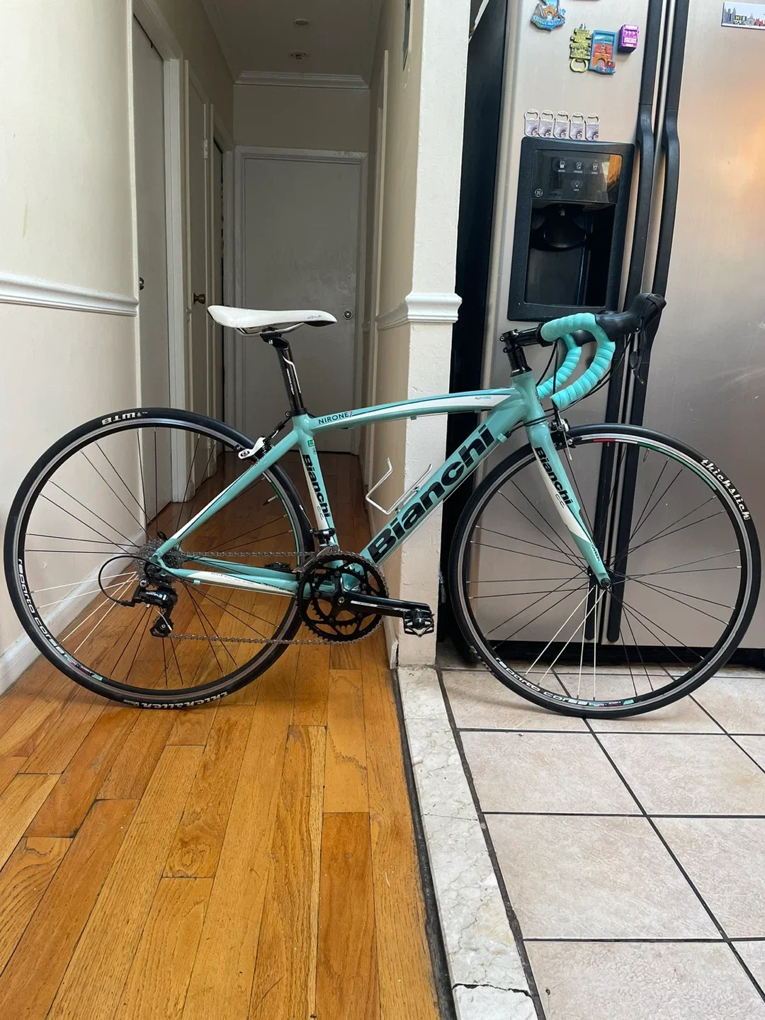 Bianchi Nirone Road Bike - Celeste Green image indicator(4)