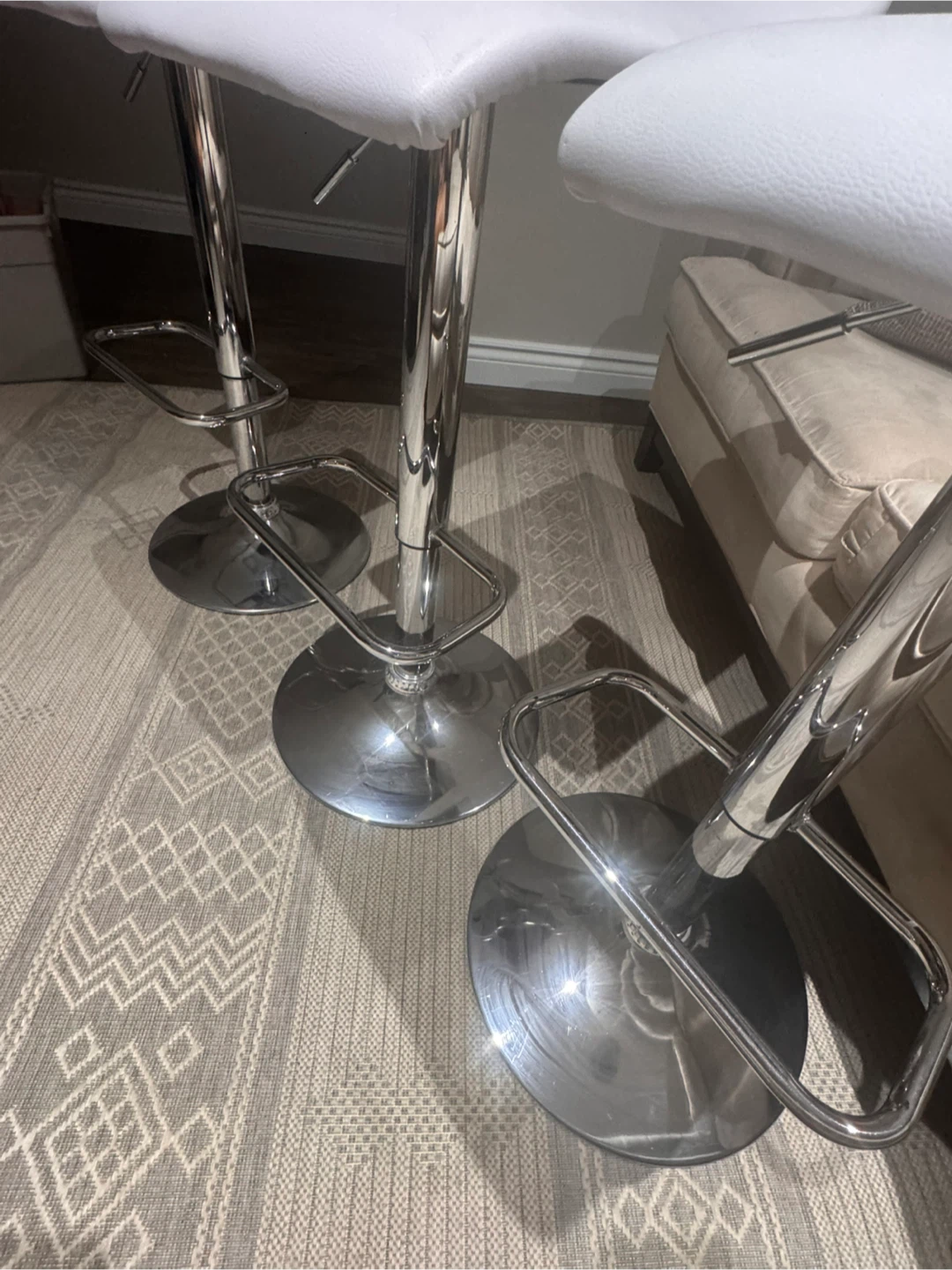 Set of 3 White Bar Stools - photo 5