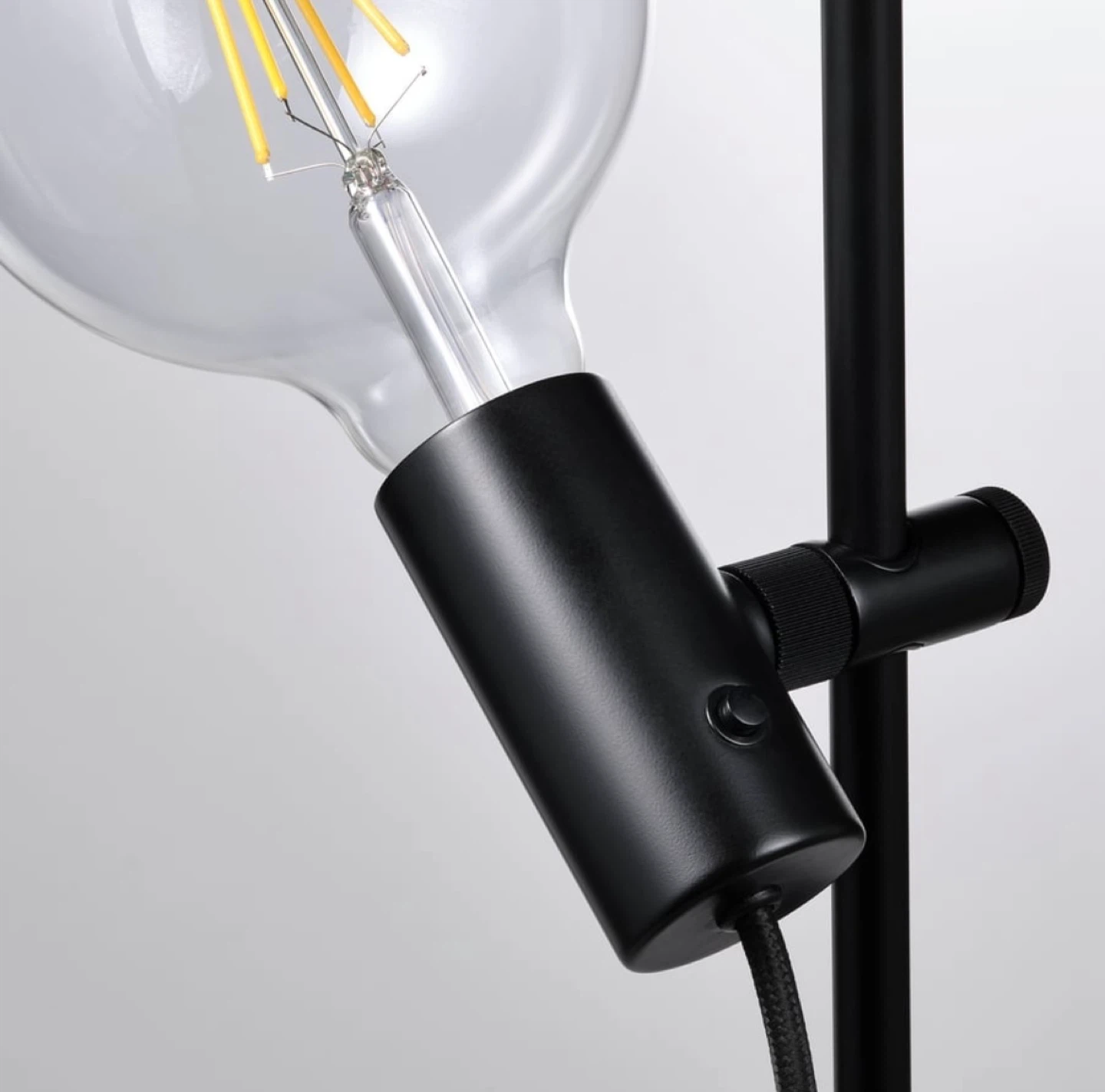 IKEA HÅRSLINGA floor lamp with LUNNOM light bulb - photo 2
