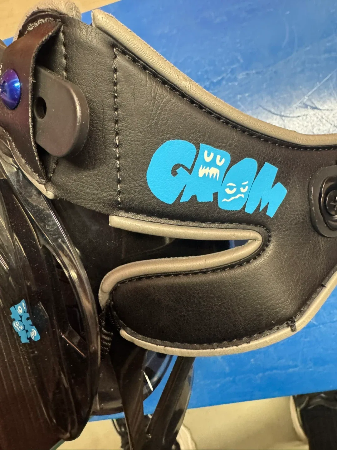 Burton Snowboard with Grom Bindings image indicator(5)