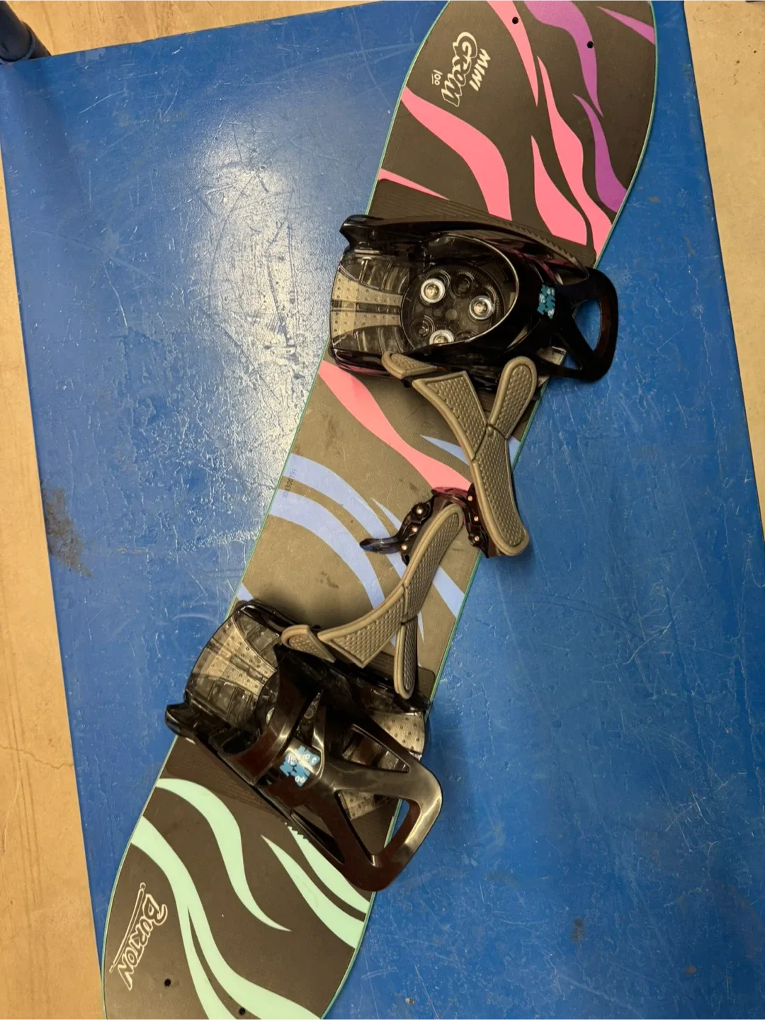Burton Snowboard with Grom Bindings image indicator(8)