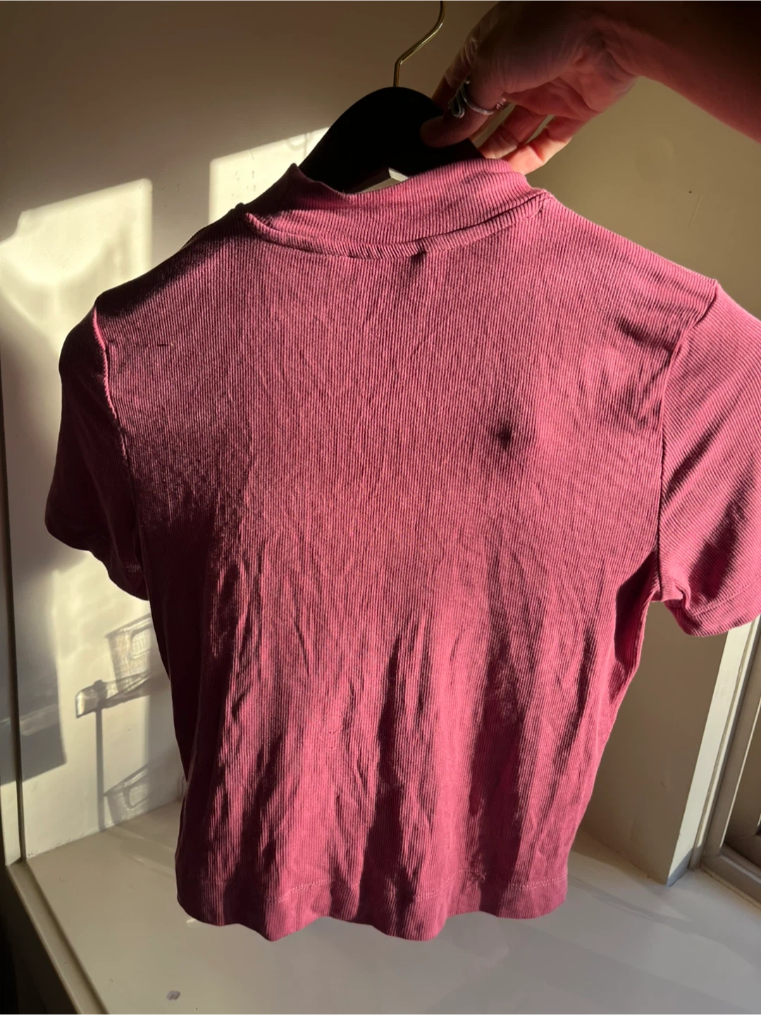 Aritzia Babaton Ribbed Turtle Neck Crop Top Pink. Like New - photo 2