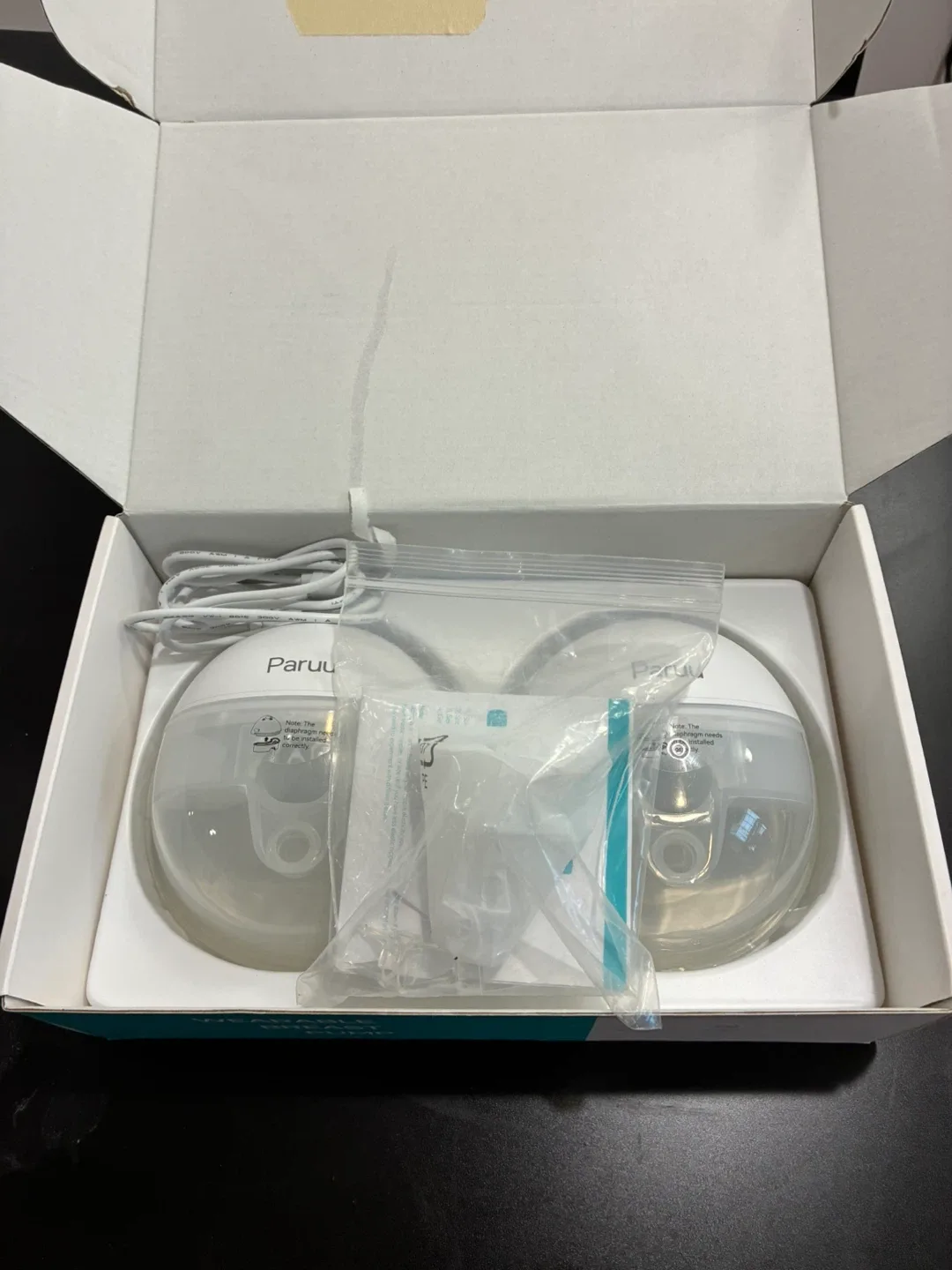 Paruu Wearable Breast Pumps- Like New!