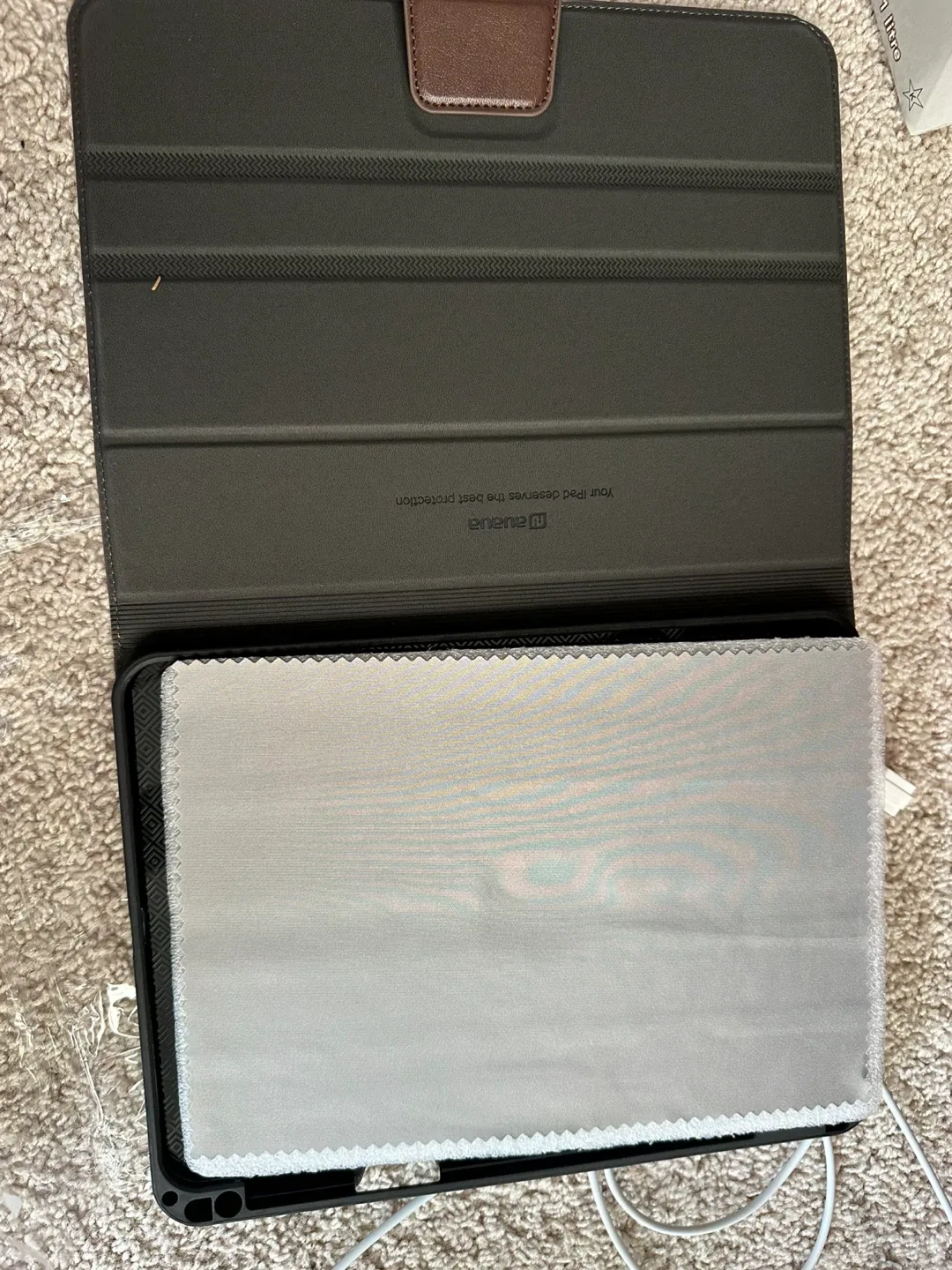 BURTUS iPad Case - Brown & Black image indicator(3)